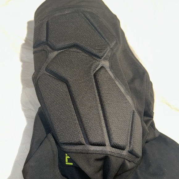 Storelli Men’s Large Exoshield Goalkeeper 3/4 Pants BNWT - Picture 11 of 11